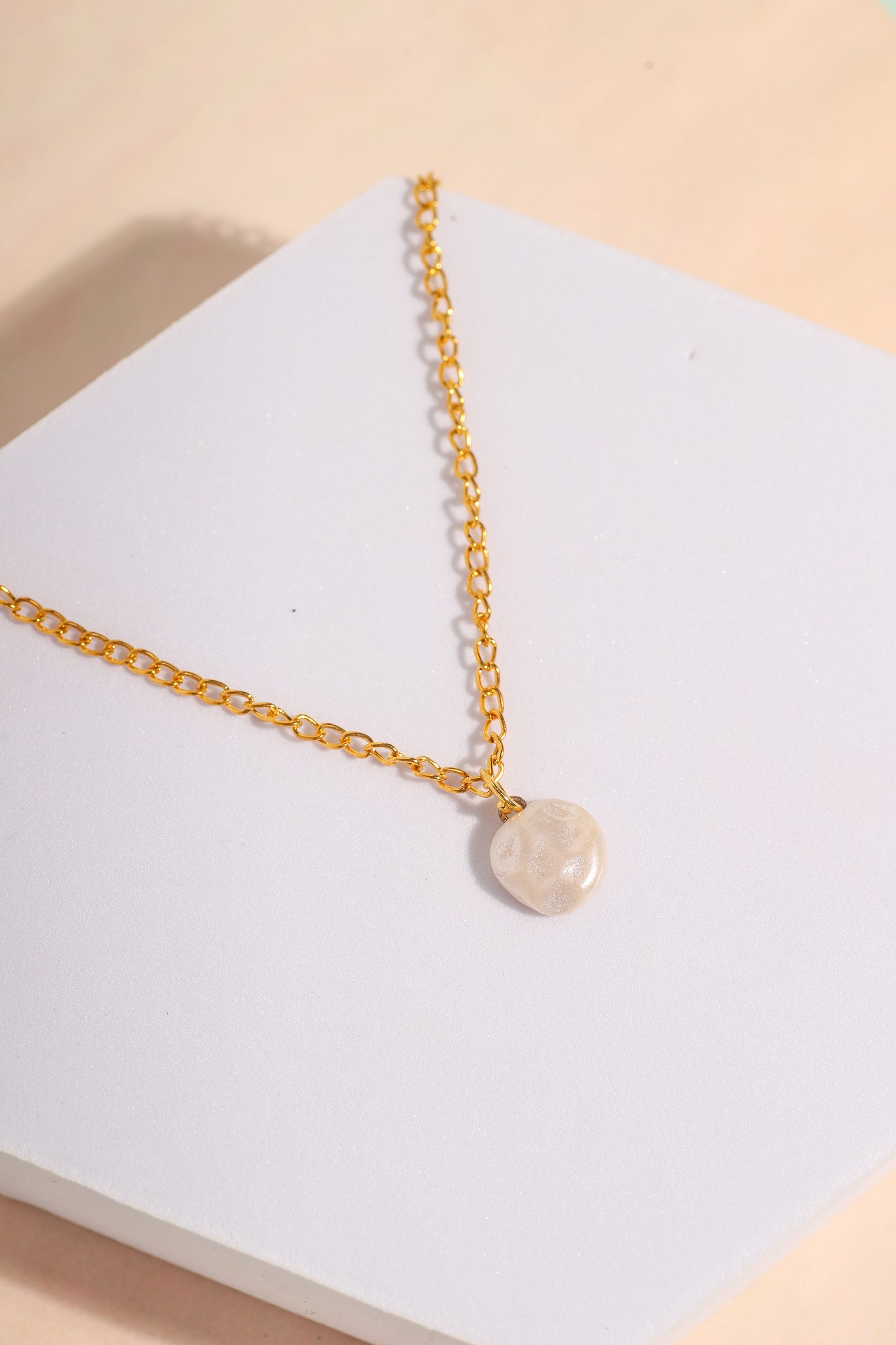 Pretty Pearl Necklace