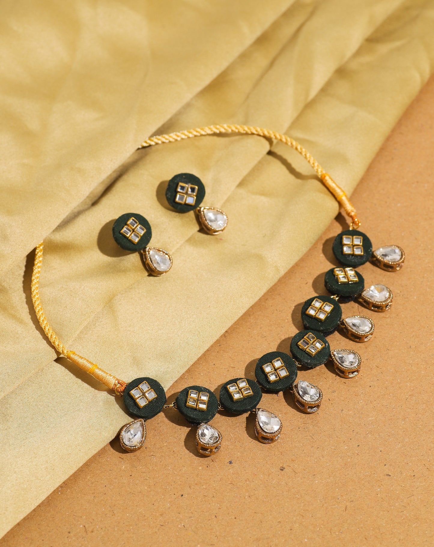 Noor Kundan Set