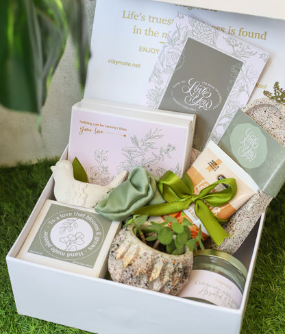 Evergreen Gift Box